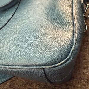 Louis Vuitton Taïga Porte-Documents Voyage PM